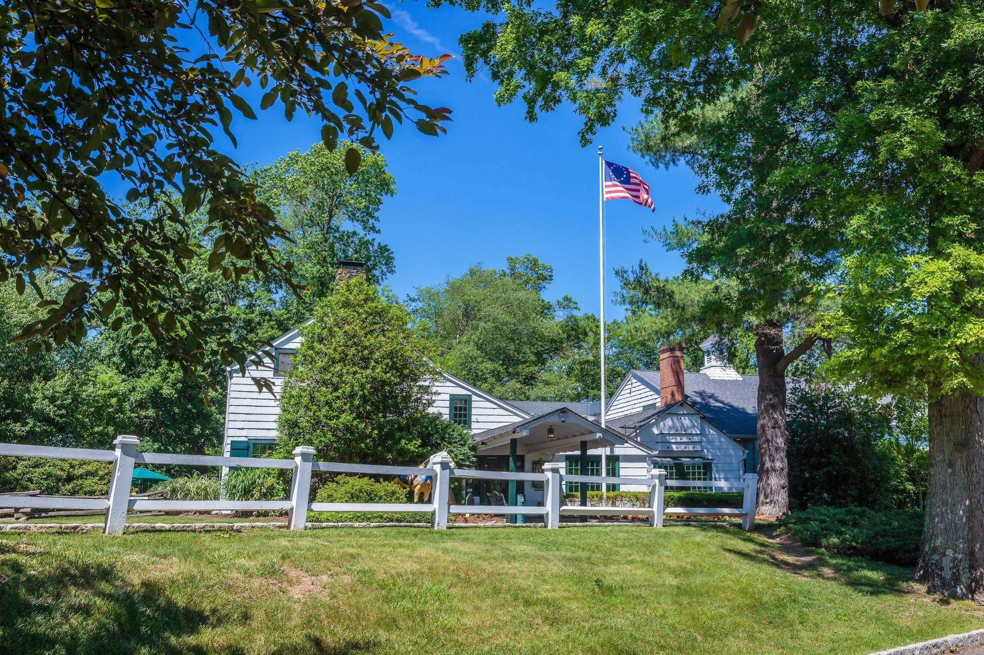 The Olde Mill Inn Basking Ridge ภายนอก รูปภาพ